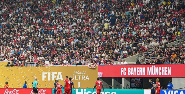 爱游戏APP-利物浦4个球迷