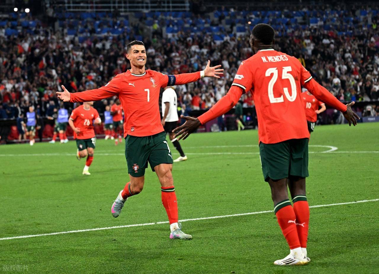 爱游戏-C罗连续七场比赛得分超过最后时刻胜出，TL不断突破！上演精彩一战的简单介绍