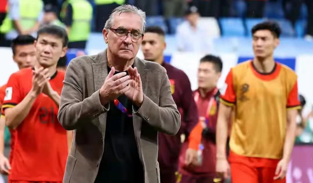 关于西甲集结日再迎强敌,法兰克福内部沟通,主帅态度——悬念犹存,年轻球员得到机会的信息 关于西甲集结日再迎强敌,法兰克福内部沟通,主帅态度——悬念犹存,年轻球员得到机会的信息