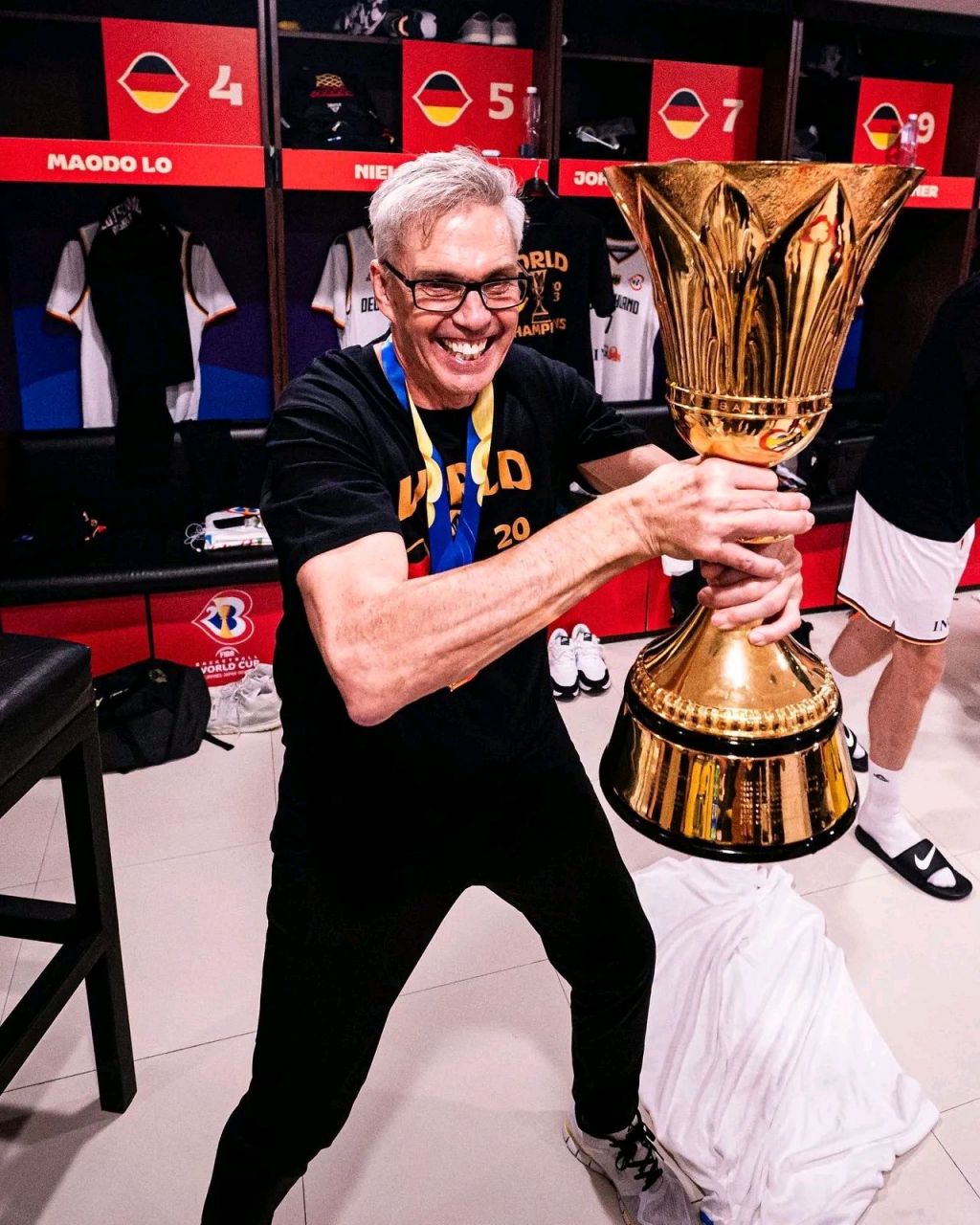 关于转会期突围战来临,法兰克福围绕CBA季后赛战术微调,管理层满意,高层口径保持一致的信息 关于转会期突围战来临,法兰克福围绕CBA季后赛战术微调,管理层满意,高层口径保持一致的信息