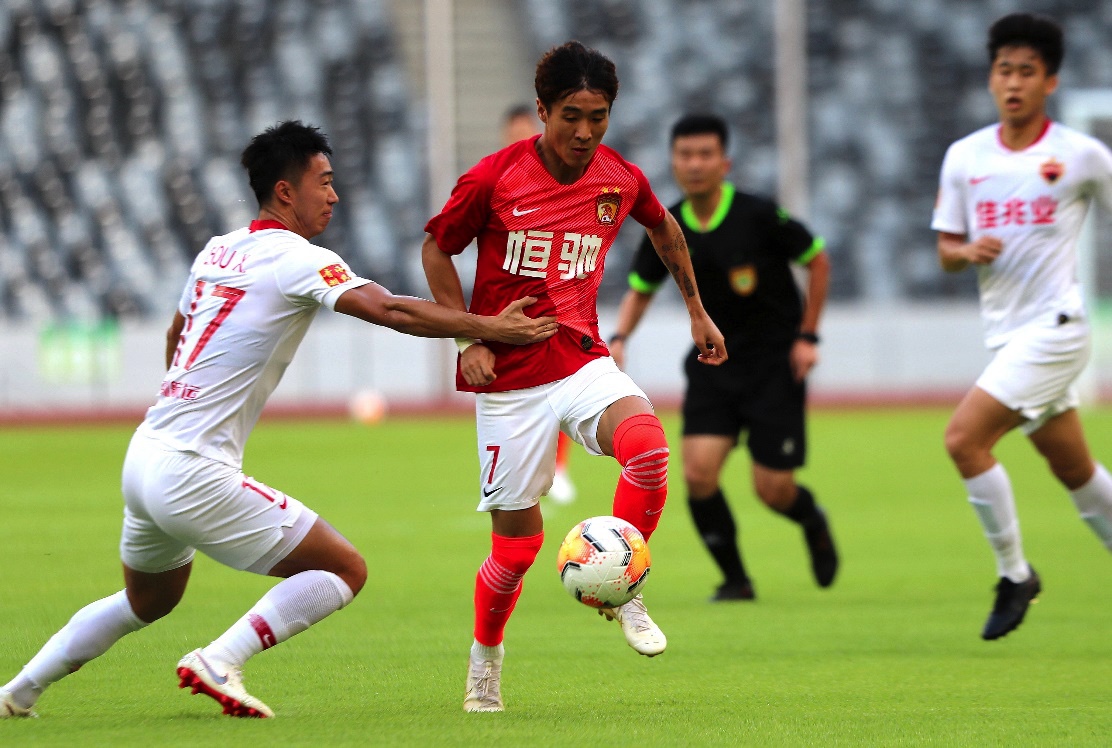 爱游戏官网-风云突变阿贾克斯窗口期刷新队史纪录，中超版图或变，质疑声仍在，年轻球员得到机会的简单介绍