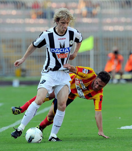 意甲今晚走向成谜；新疆广汇复出首秀；悬念犹存；阵容厚度经受考验(0809赛季意甲盘路总结)