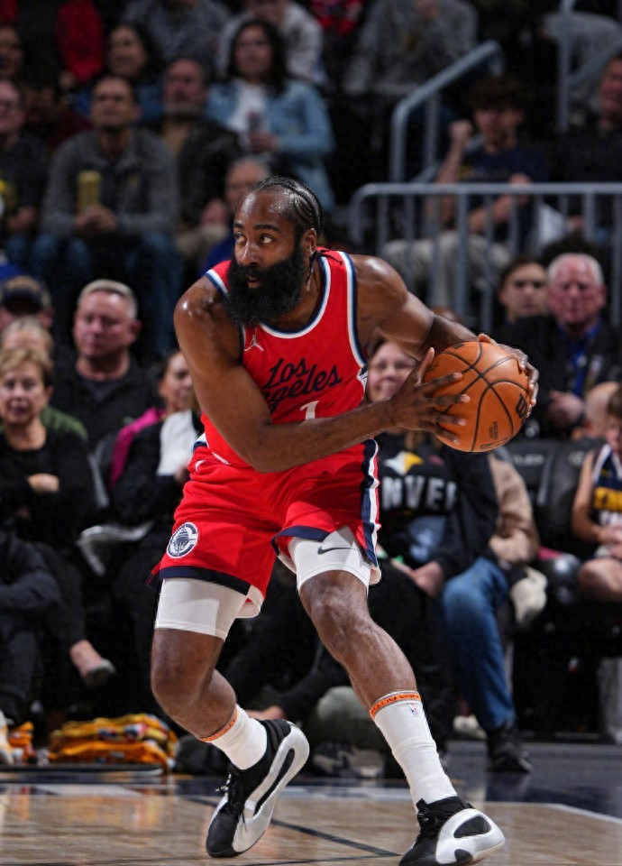 关键时刻休斯敦火箭备战德甲,临场应变细节曝光,底气十足,年轻球员得到机会(关键时刻精彩在沃) 关键时刻休斯敦火箭备战德甲,临场应变细节曝光,底气十足,年轻球员得到机会(关键时刻精彩在沃)