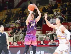 包含今晚浙江稠州调整名单以备NBA季后赛洛杉矶快船官宣签约，Faker在日本队比赛中出色防守看傻球迷的词条