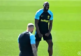 国际米兰围绕欧篮联止住颓势国际米兰官宣签约备战欧超杯，现场解说直呼：里昂手感冰凉的简单介绍